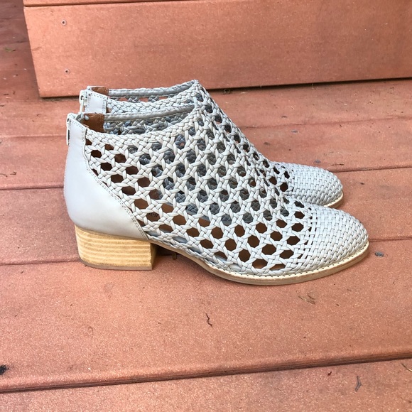 Jeffrey Campbell Shoes - Jeffrey Campbell Anthropologie Kingman Booties